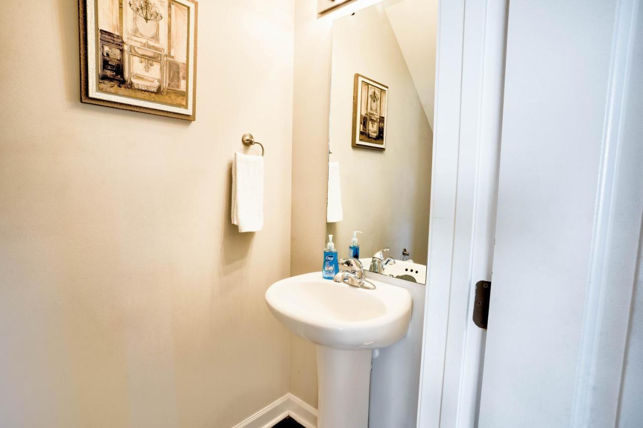 Kannapolis Elegant Townhouse - Pet Friendly Eksteriør billede