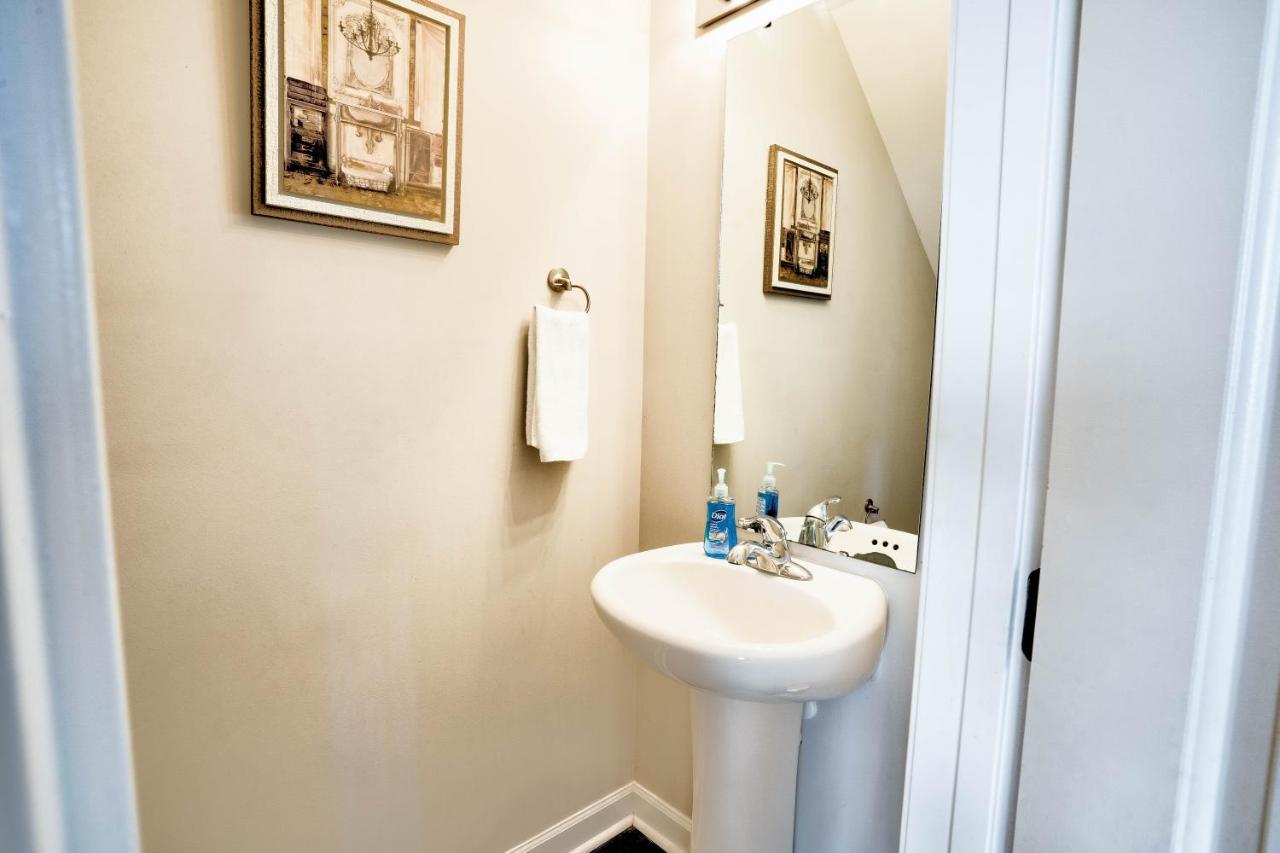 Kannapolis Elegant Townhouse - Pet Friendly Eksteriør billede