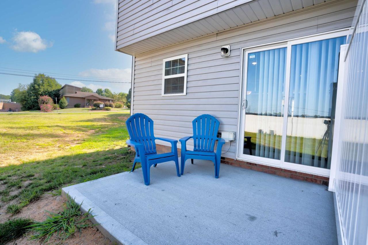 Kannapolis Elegant Townhouse - Pet Friendly Eksteriør billede