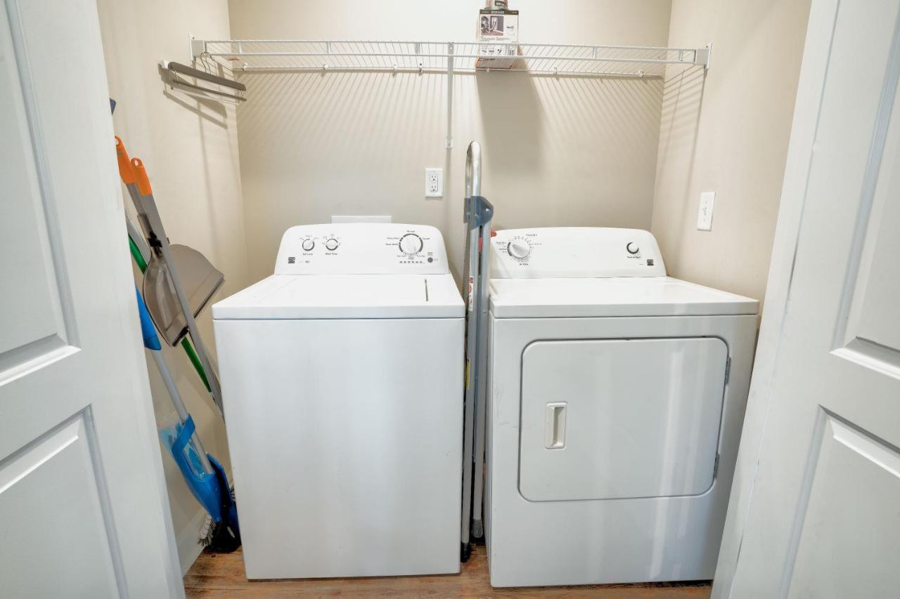 Kannapolis Elegant Townhouse - Pet Friendly Eksteriør billede